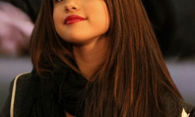 Selena Gomez Talks About Her Social Media Addiction